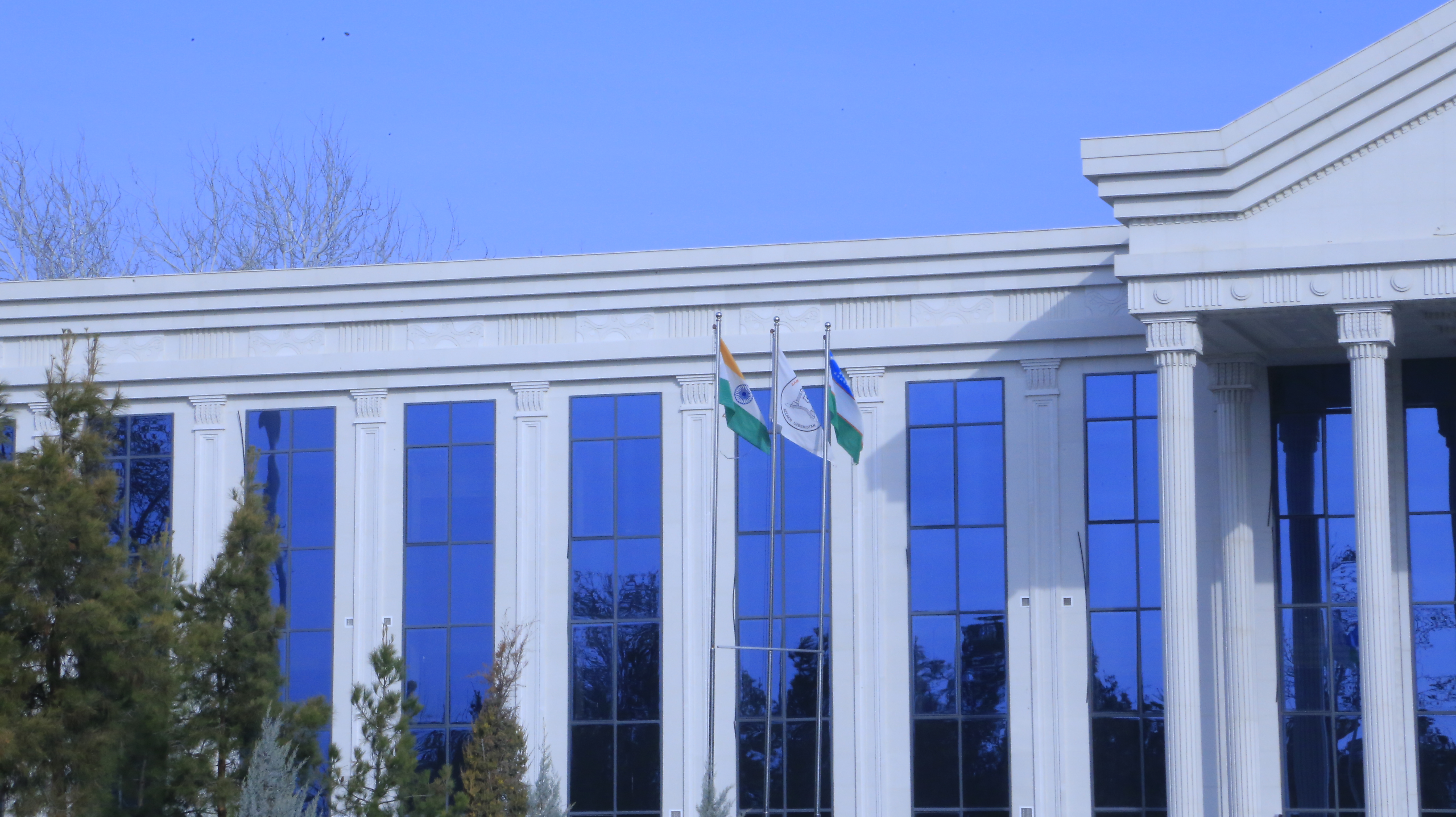 Jizzax Sambhram universitetini