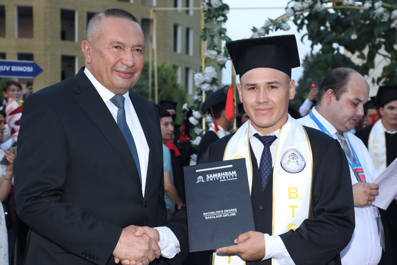 Universitet jamoasi bitiruvchilarga keyingi ishlarida katta muvaffaqiyatlar, kuchli Iroda va porloq kelajak tilaydi!
